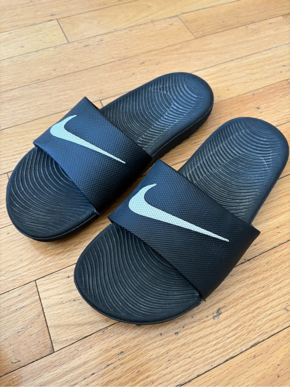 Nike Kids Flip Flops Sandals Beach Shoes 5Y  US